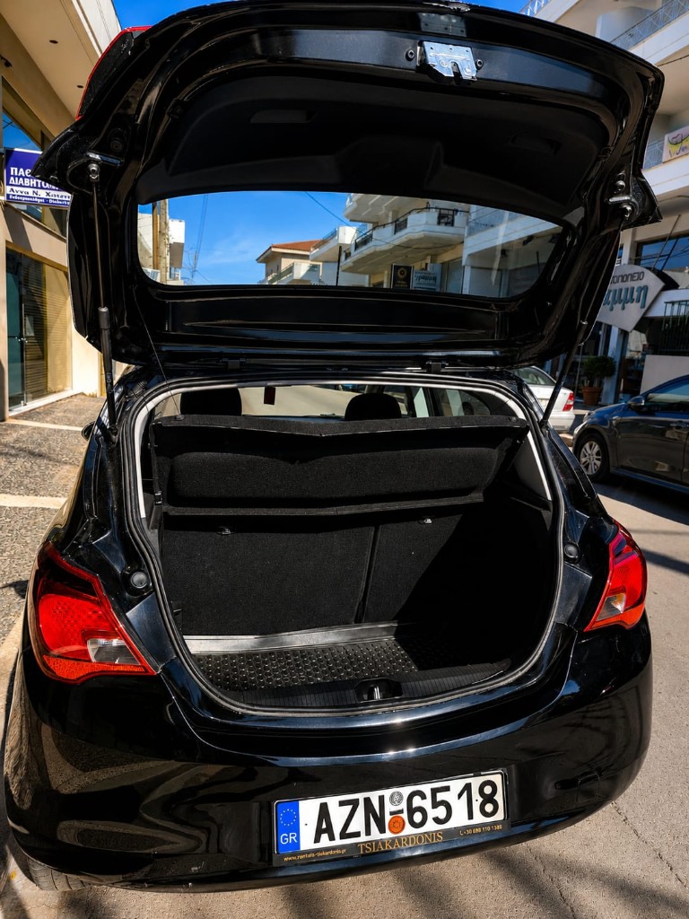 Opel Corsa — view 2