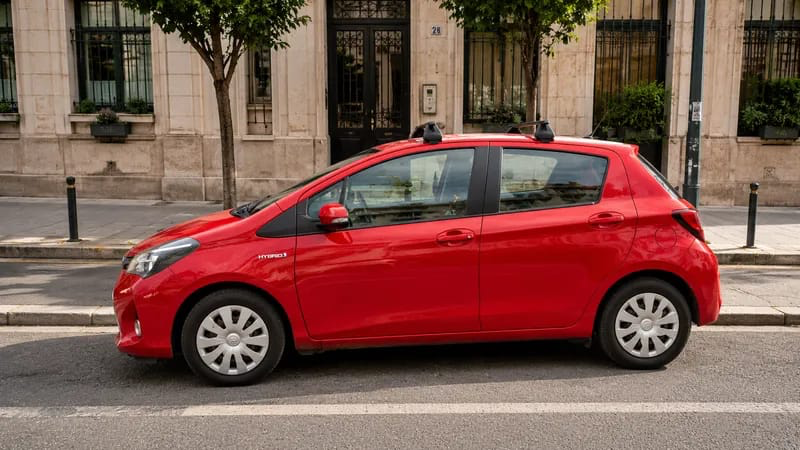 Toyota Yaris — view 4